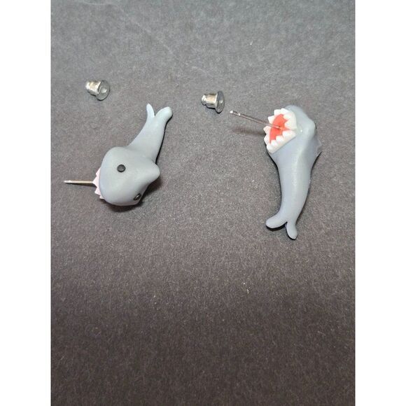 **Final Sale** Grey shark earrings - Picture 7 of 9